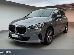 Skyscraper grau metallic Gebraucht 2022 BMW 225 Active Tourer Sport Line Van / Kleinbus | 29.990 € (Guter Preis)