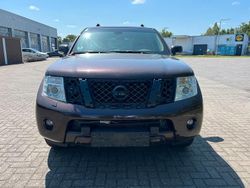 Braun Gebraucht 2015 Nissan Pathfinder SUV | 9.900 €
