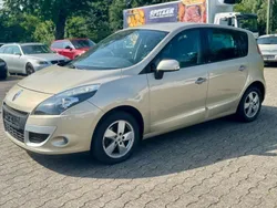 Beige Gebraucht 2010 Renault Scénic III Dynamique Van / Kleinbus | 4.999 € (Fairer Preis)