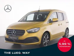 Gelb Gebraucht 2024 Mercedes T180 Progressive Van / Kleinbus | 31.435 € (Fairer Preis)