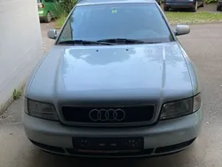 Grau Gebraucht 1998 Audi A4 Sport Kombi | 600 € (Superpreis)