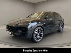 Chromitschwarzmetallic Gebraucht 2024 Porsche Cayenne S E-Hybrid SUV | 123.000 €