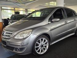 Grau Gebraucht 2007 Mercedes B200 Van / Kleinbus | 3.590 € (Fairer Preis)