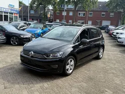 Schwarz Gebraucht 2014 VW Golf Sportsvan Highline Van / Kleinbus | 9.999 € (Fairer Preis)