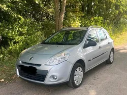 Silber Gebraucht 2010 Renault Clio II Kleinwagen | 2.450 € (Fairer Preis)