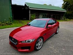 Rot Gebraucht 2018 Jaguar XE S Limousine | 25.500 € (Fairer Preis)