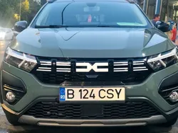 Grau Gebraucht 2023 Dacia Jogger Limousine | 15.200 €