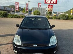 Blau Gebraucht 2004 Ford Fiesta Kleinwagen | 550 € (Superpreis)