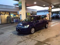Blau Gebraucht 2006 Opel Zafira Van / Kleinbus | 700 € (Guter Preis)