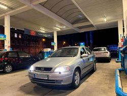 Grau Gebraucht 2003 Opel Astra Kleinwagen | 2.150 €