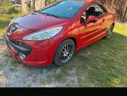 Rot Gebraucht 2008 Peugeot 207 CC Cabrio | 2.999 € (Guter Preis)