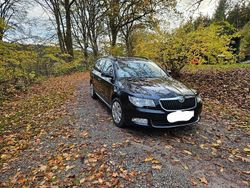 Schwarz Gebraucht 2013 Skoda Superb Ambition Kombi | 7.300 € (Fairer Preis)