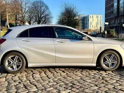 Silber Gebraucht 2017 Mercedes A180 AMG line Limousine | 21.000 €