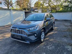 Grau Gebraucht 2020 Toyota RAV4 SUV | 22.000 €
