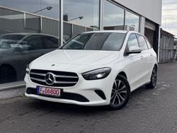 Weiß Gebraucht 2021 Mercedes B180 Van / Kleinbus | 15.999 € (Fairer Preis)