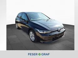Grenadillschwarz metallic Gebraucht 2024 VW Golf VIII Life Limousine | 27.490 € (Fairer Preis)