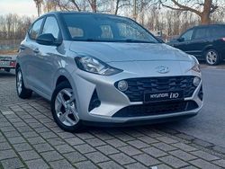 Silber Gebraucht 2022 Hyundai i10 Trend Kleinwagen | 14.990 € (Guter Preis)