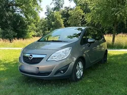 Braun Gebraucht 2011 Opel Meriva Edition Van / Kleinbus | 5.800 € (Fairer Preis)