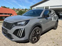 Grau Gebraucht 2024 Peugeot 2008 Allure SUV | 23.995 € (Fairer Preis)