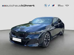 M carbonschwarz metallic Gebraucht 2024 BMW i5 M Sport Limousine | 64.455 €