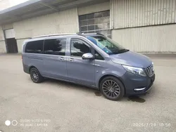 Grau Gebraucht 2017 Mercedes Vito Van / Kleinbus | 16.300 €