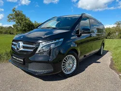 Schwarz Gebraucht 2024 Mercedes V300 Van / Kleinbus | 51.990 €