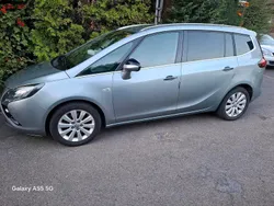 Grau Gebraucht 2012 Opel Zafira Tourer Van / Kleinbus | 5.500 € (Fairer Preis)