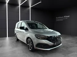 Mercedes EQT200