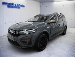 Grün Gebraucht 2024 Dacia Jogger Extreme Van / Kleinbus | 21.970 € (Etwas zu teuer)
