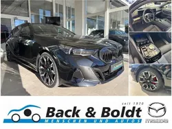 Sapphire schwarz Gebraucht 2025 BMW 540 M Sport Kombi | 82.950 €