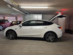 Weiß Gebraucht 2023 Tesla Model Y SUV | 35.900 € (Fairer Preis)
