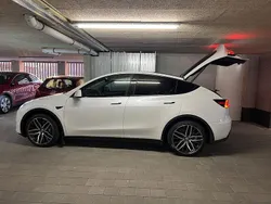 Weiß Gebraucht 2023 Tesla Model Y SUV | 35.900 € (Fairer Preis)