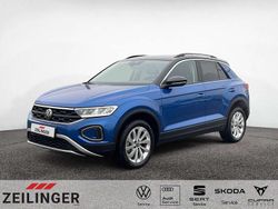 Blau Gebraucht 2025 VW T-Roc Life SUV | 27.350 € (Superpreis)