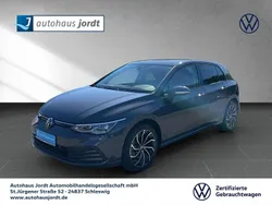 Grau Gebraucht 2022 VW Golf VIII Life Limousine | 23.530 € (Teuer)