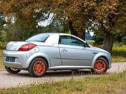Grau Gebraucht 2005 Opel Tigra Enjoy Cabrio | 4.000 € (Teuer)