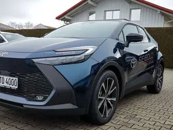 Midnight teal/dach schwarz Gebraucht 2024 Toyota C-HR Team SUV | 29.990 € (Fairer Preis)