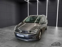 Indiumgrau (grau) Gebraucht 2019 VW Touran Comfortline Van / Kleinbus | 28.440 € (Fairer Preis)