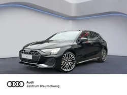 Mythosschwarz metallic Gebraucht 2025 Audi A3 Sportback S-Line Limousine | 39.290 € (Fairer Preis)
