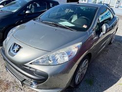 Grau Gebraucht 2009 Peugeot 207 CC Roland Garros Cabrio | 6.000 € (Etwas zu teuer)