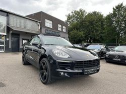 Tiefschwarzmetallic (metallic) Gebraucht 2015 Porsche Macan S SUV | 27.980 € (Guter Preis)