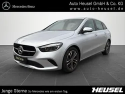 Metalliclack hightechsilber Gebraucht 2024 Mercedes B180 Progressive Van / Kleinbus | 32.900 € (Etwas zu teuer)