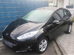 Schwarz Gebraucht 2016 Ford Fiesta Celebration Kleinwagen | 7.500 € (Fairer Preis)