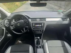 Silber Gebraucht 2016 Skoda Rapid Ambition Limousine | 9.500 € (Fairer Preis)