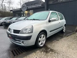 Grau Gebraucht 2003 Renault Clio II Dynamique Kleinwagen | 2.700 € (Fairer Preis)