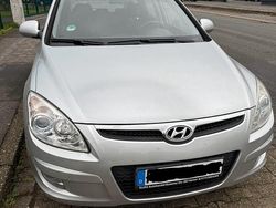 Silber Gebraucht 2009 Hyundai i30 Kombi | 3.200 € (Fairer Preis)