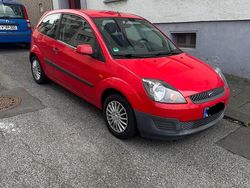 Rot Gebraucht 2006 Ford Fiesta Kleinwagen | 2.999 € (Etwas zu teuer)