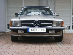 Silber Gebraucht 1985 Mercedes SL420 Cabrio | 54.000 €