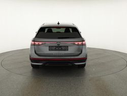 Diabas grau metallic Neu 2025 VW Passat R-line Kombi | 48.475 € (Teuer)