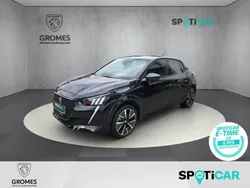 Schwarz perla nera (metallic) Gebraucht 2021 Peugeot e-208 GT Kleinwagen | 17.490 € (Fairer Preis)