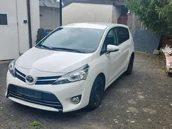 Weiß Gebraucht 2016 Toyota Verso Multidrive S Van / Kleinbus | 12.500 € (Superpreis)